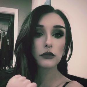 Meet your Posher, Brittney